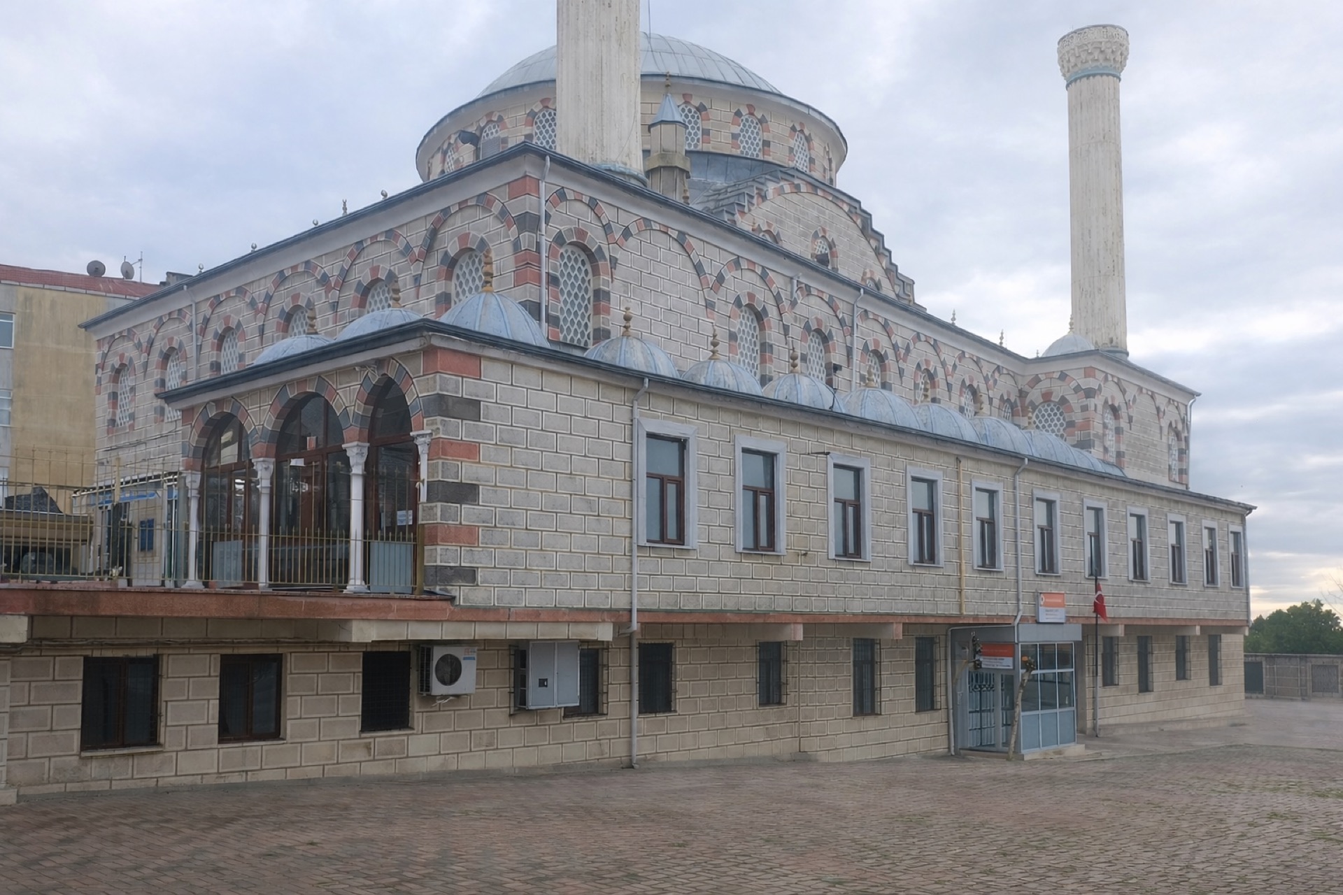 Hamidiye Camii külliyesi